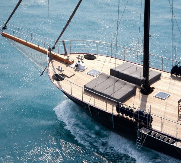 Yacht DOLCE VITA - Spacious decks