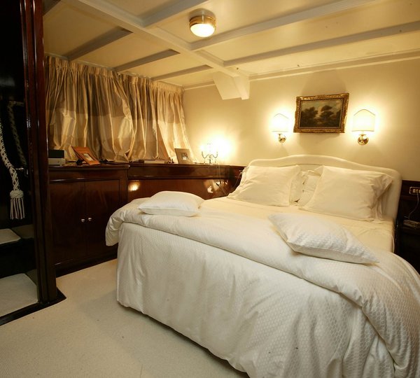 Yacht DP MONITOR - Master Cabin