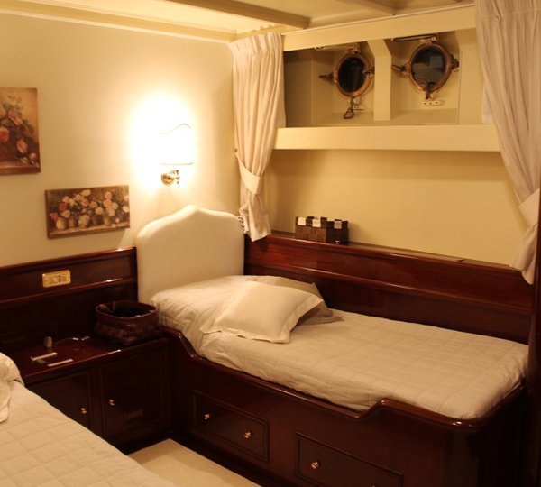 Yacht DP MONITOR - Twin Cabin