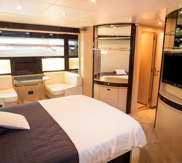 Yacht Dolce Mia - Master Cabin