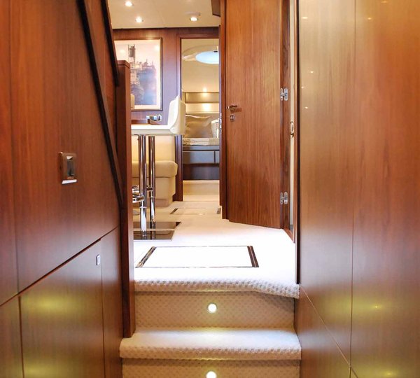 Yacht EAGLE II - Companionway