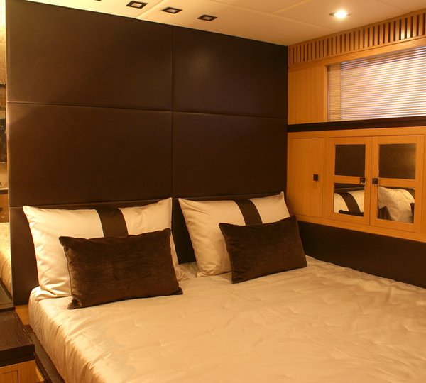 Yacht EOL B - Double Cabin