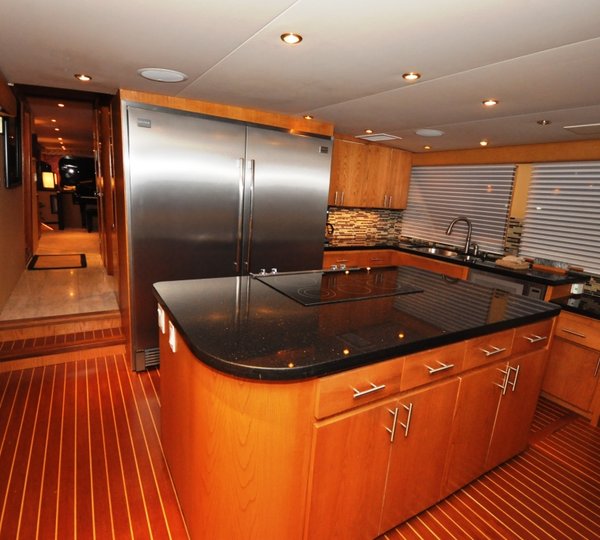 Yacht GOLDEN GIRL - Galley