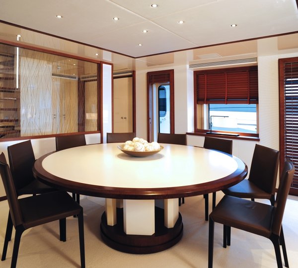 Yacht IDEFIX - Dining