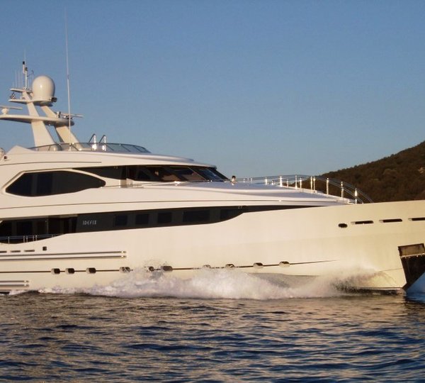 Yacht IDEFIX - Main