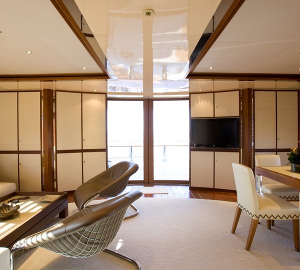 Yacht IDEFIX - Upper Salon