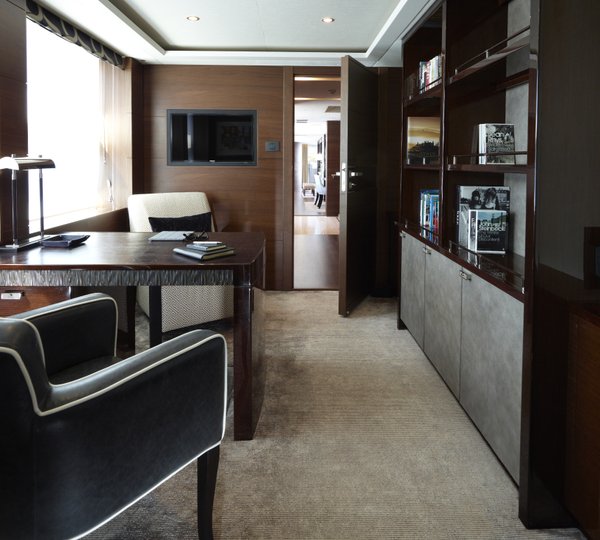 Yacht IMPERIAL PRINCESS -  Master Office