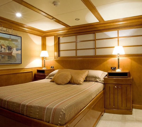 Yacht INSIGNIA - Double Cabin