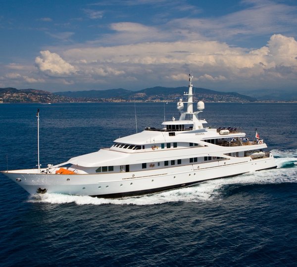 Yacht INSIGNIA - Main
