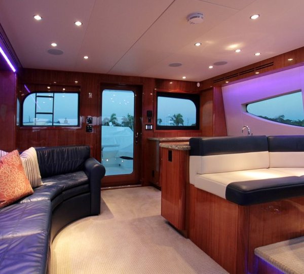 Yacht ISLAND COWBOY - Skylounge