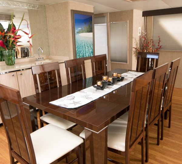 Yacht ISLAND TIME - Dining