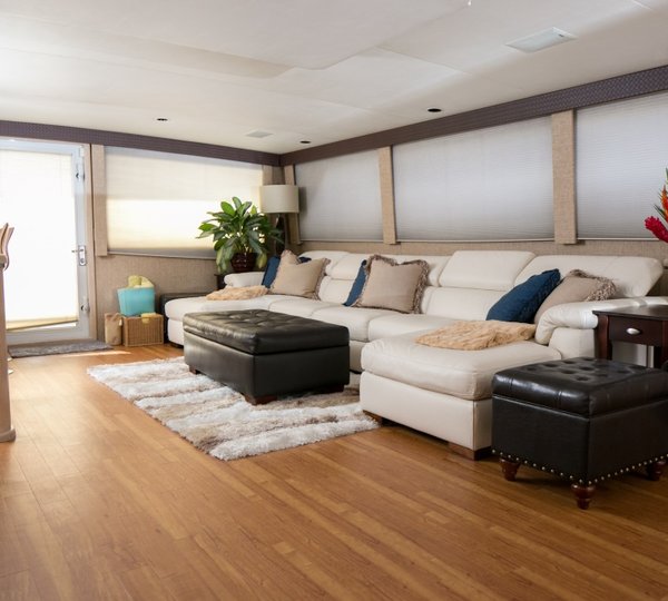 Yacht ISLAND TIME - Main Salon