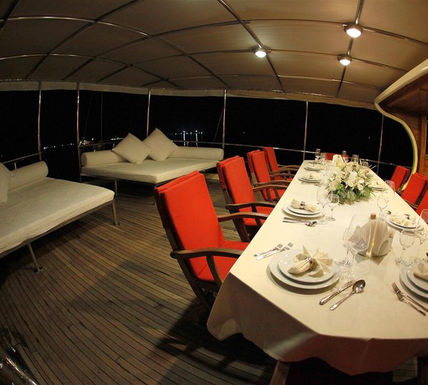 Yacht JUNIOR ORCUN -  Aft Deck