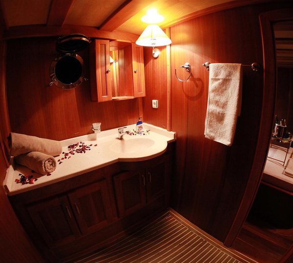 Yacht JUNIOR ORCUN -  Guest Ensuite 2