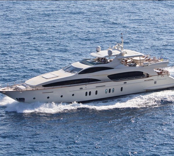 Yacht LA DEA -  Crusing