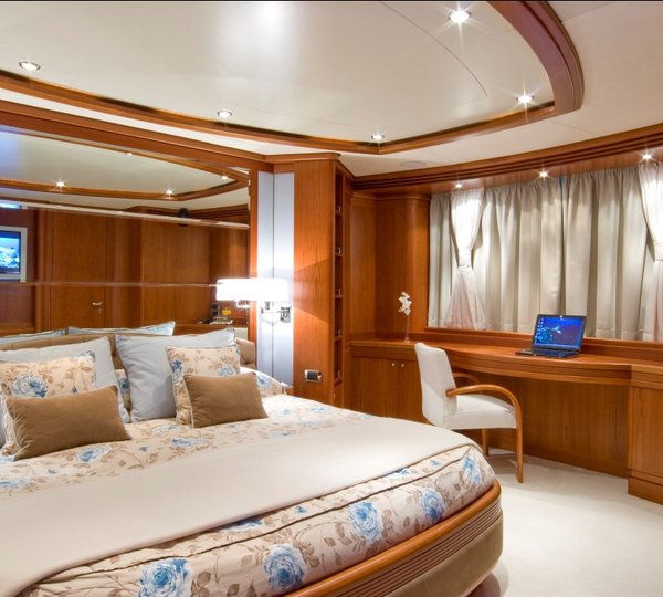 Yacht LA DEA -  Master Cabin