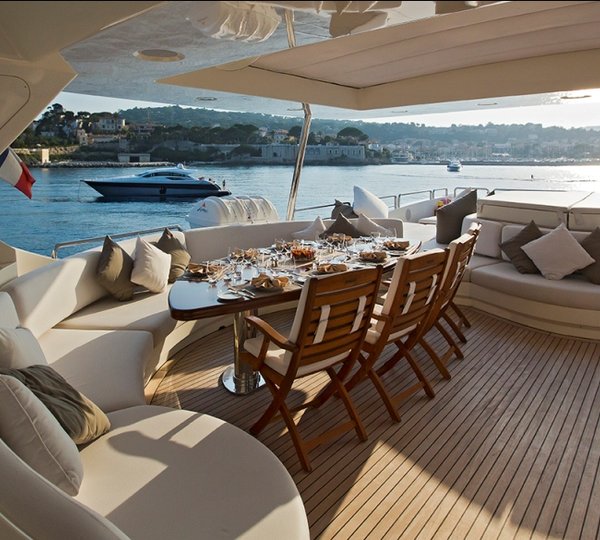 Yacht LA DEA -  Sundeck Dining