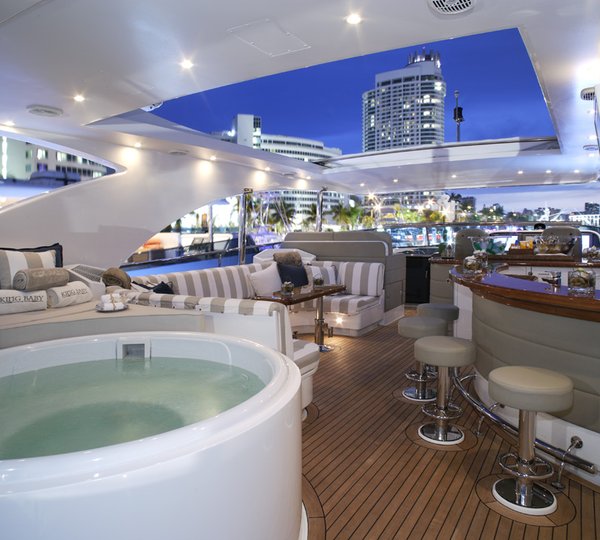 Yacht LA DOLCE VITA -  Sundeck Bar