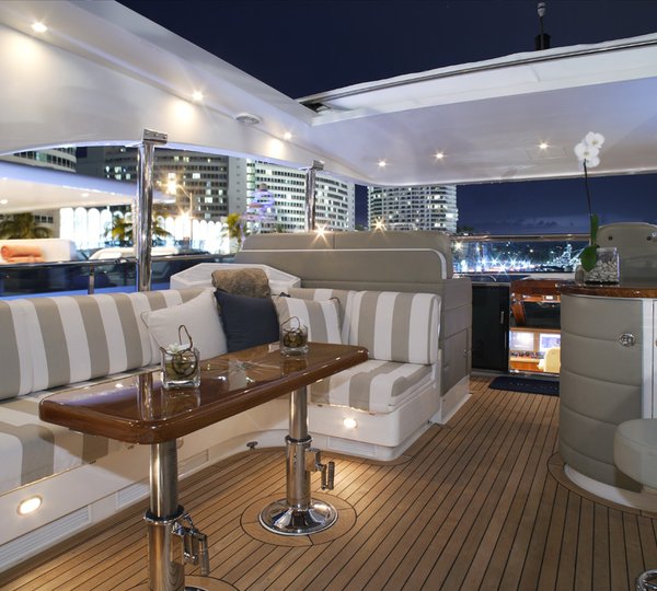 Yacht LA DOLCE VITA -  Sundeck Seating