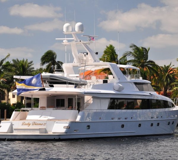 Yacht LADY DIANE II -  Aft View