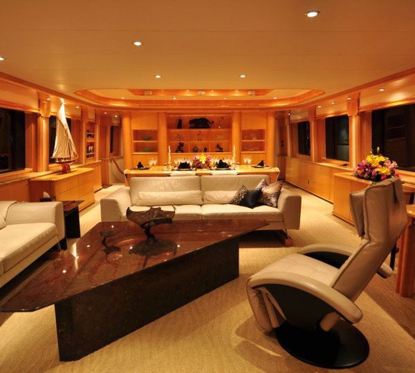 Yacht LADY DIANE II -  Salon