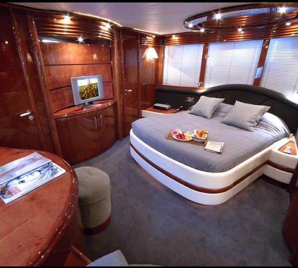 Yacht LADY ISABEL -  Master Cabin