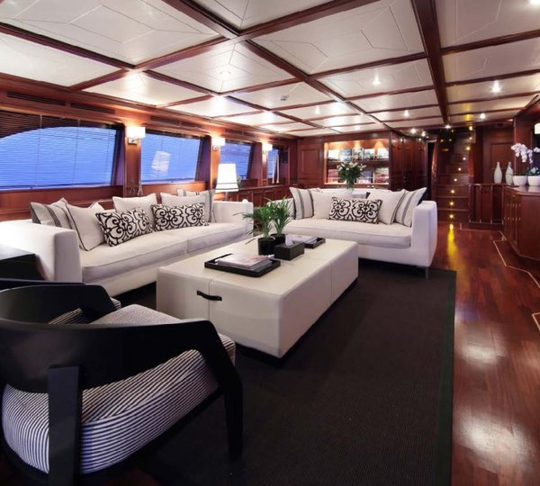Yacht LADY SOUL -  Main Salon