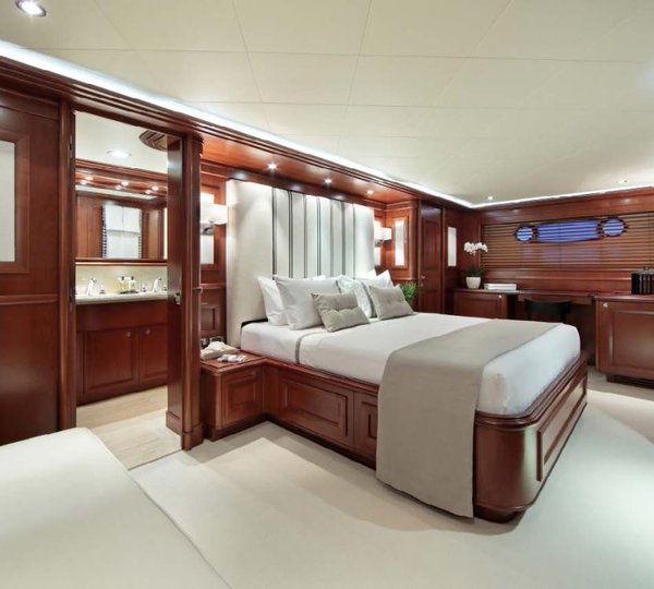 Yacht LADY SOUL -  Master Cabin