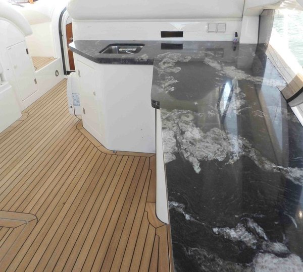 Yacht LARA SOFIA -  Cockpit 2