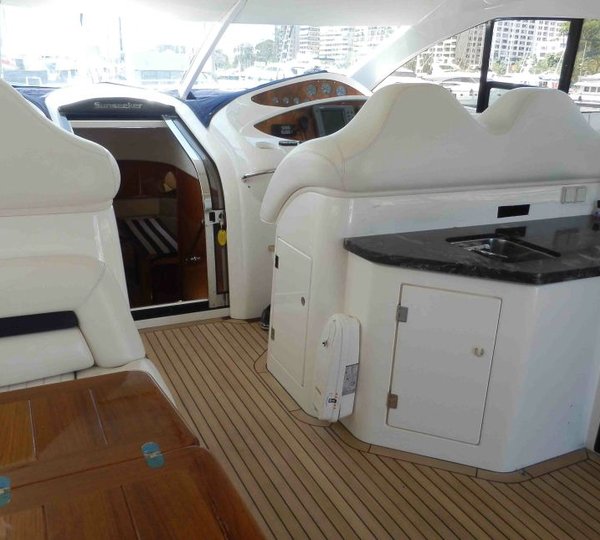 Yacht LARA SOFIA -  Cockpit