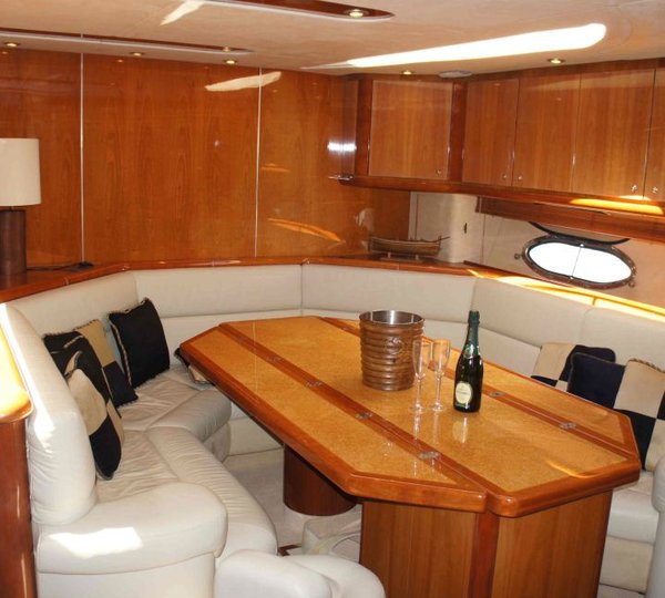 Yacht LARA SOFIA -  Lower Salon