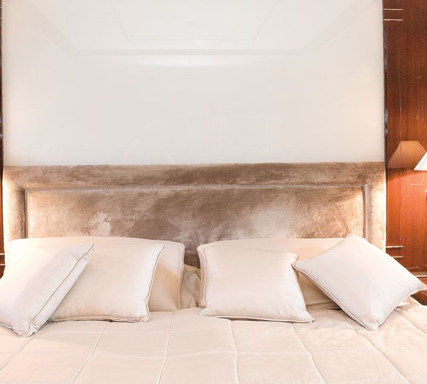 Yacht LAS BRISAS - Master Cabin