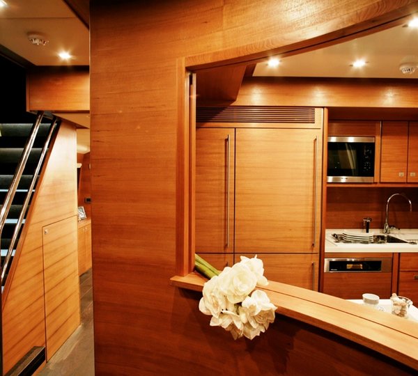 Yacht MAYAMA -  Galley