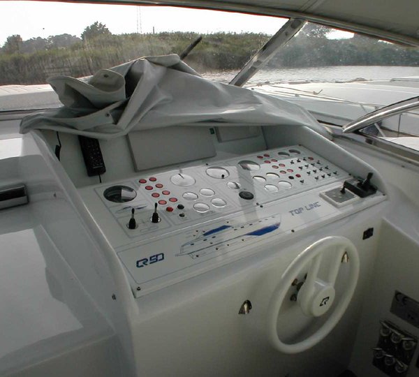 Yacht MERLINO - Helm