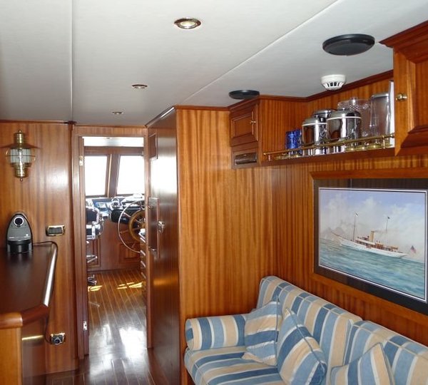 Yacht MIZAR -  Pantry