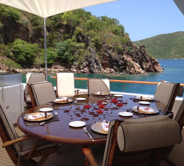 Yacht MONTE CARLO - Upper deck dining