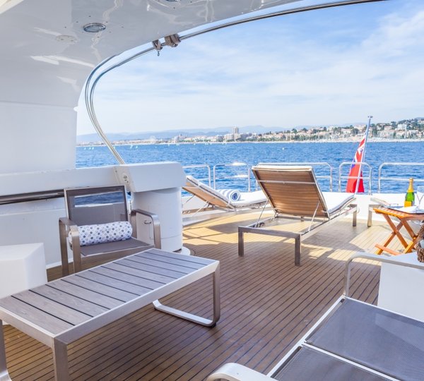 Yacht MOONDANCE - Sundeck 2