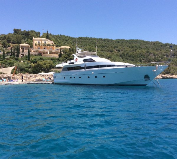 Yacht MY WAY - Stern To