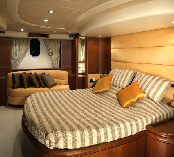 Yacht Mi Champion - Master Cabin