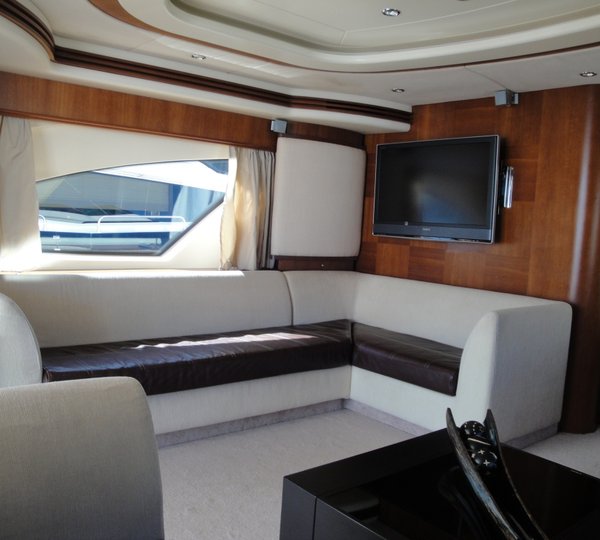 Yacht Mi Champion -  Salon Seating