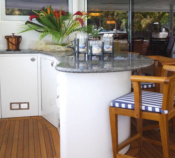 Yacht NINA LU - Aft Deck Bar