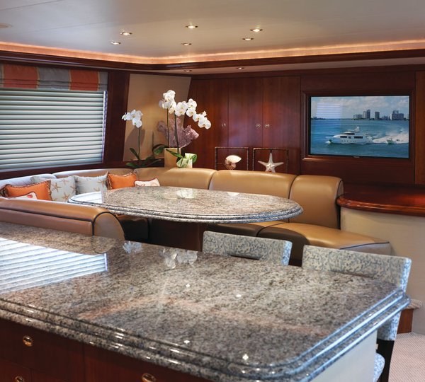 Yacht NINA LU - Country Kitchen Seating