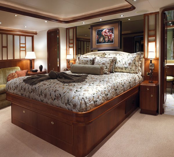 Yacht NINA LU - Master Cabin