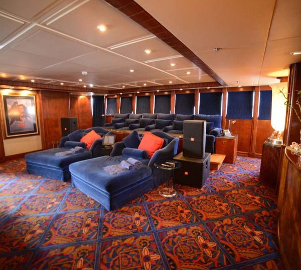 Yacht NOMAD - Cinema