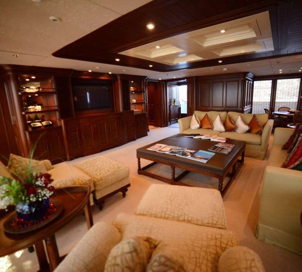 Yacht NOMAD - Upper Salon