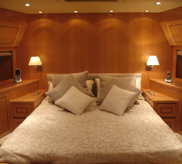 Yacht OLA MONA - Master Cabin