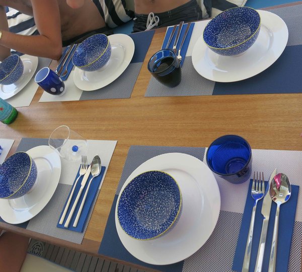 Yacht OMBRE BLU - Table scaping 2