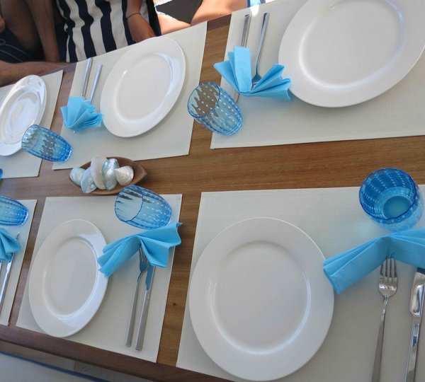 Yacht OMBRE BLU - Table scaping