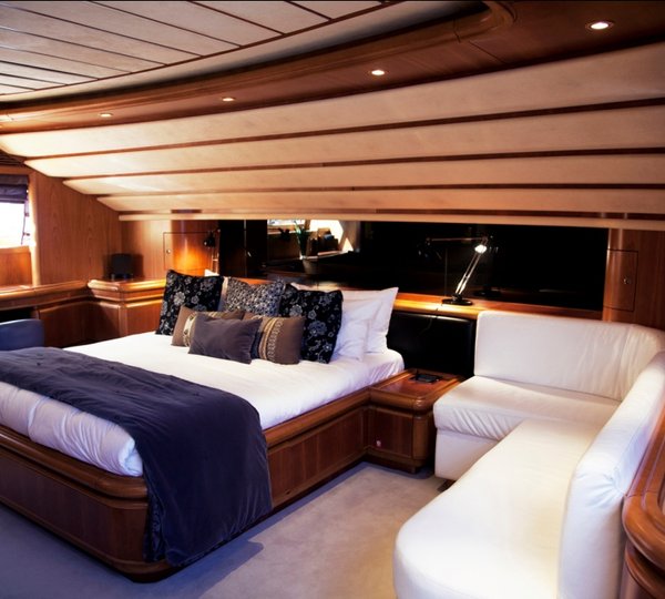 Yacht ONE O ONE -  Master Cabin