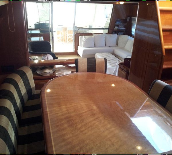 Yacht R MANY -  Dining Table